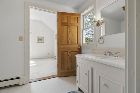31 Woodward Farm Road Bristol ME 04539