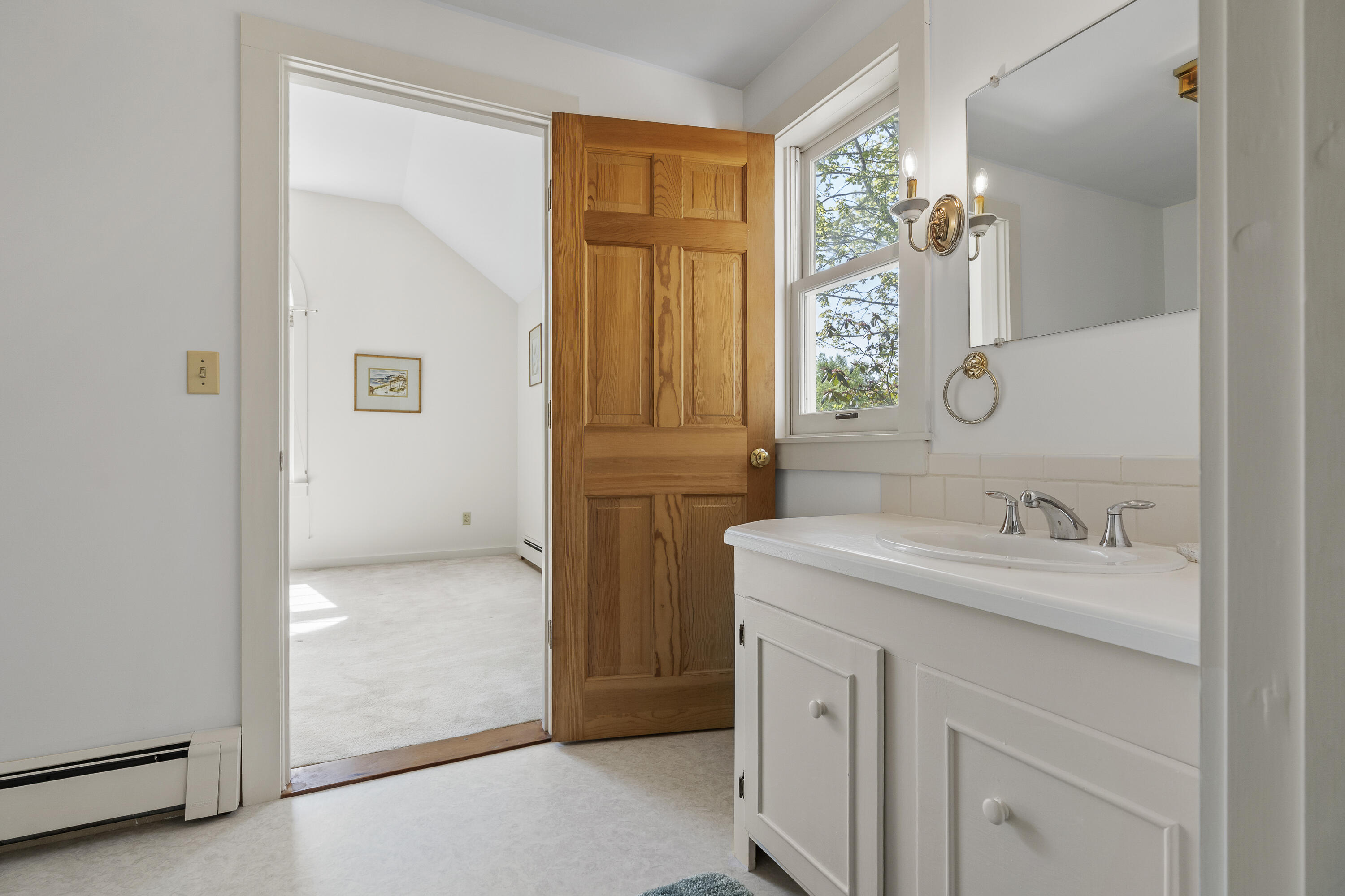 31 Woodward Farm Road Bristol ME 04539
