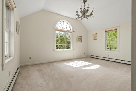31 Woodward Farm Road Bristol ME 04539
