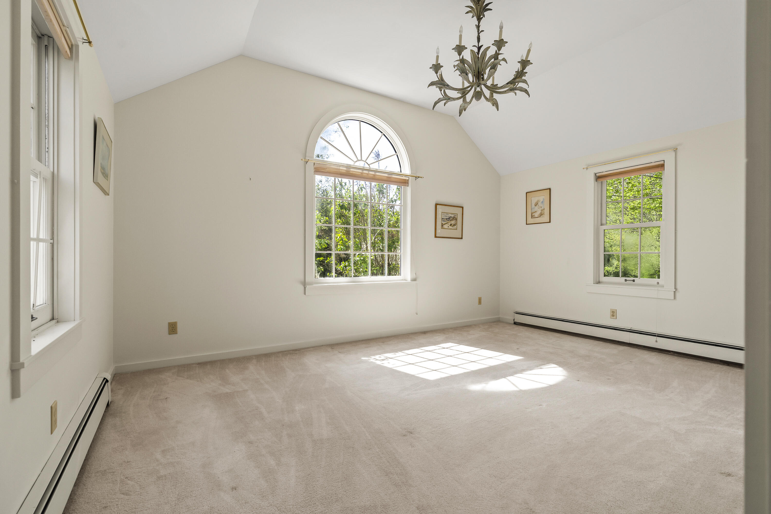 31 Woodward Farm Road Bristol ME 04539