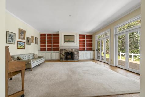 31 Woodward Farm Road Bristol ME 04539