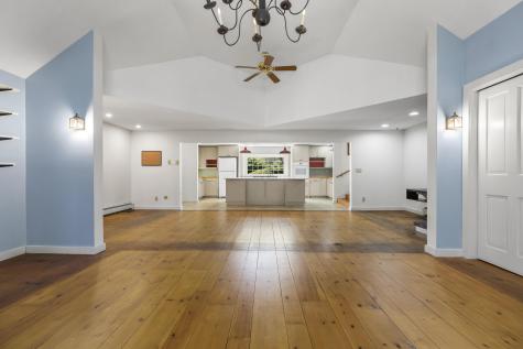 31 Woodward Farm Road Bristol ME 04539