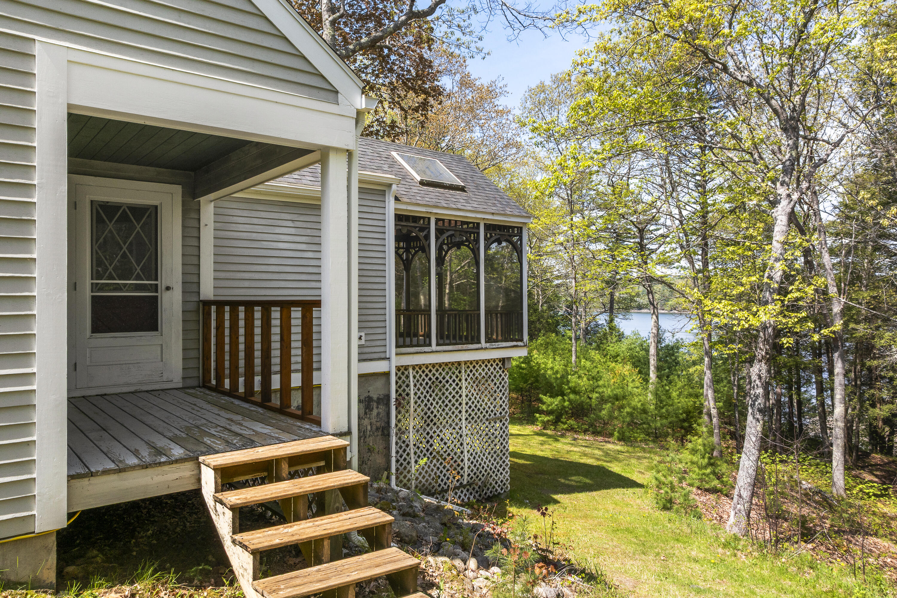 31 Woodward Farm Road Bristol ME 04539