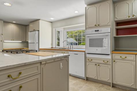 31 Woodward Farm Road Bristol ME 04539