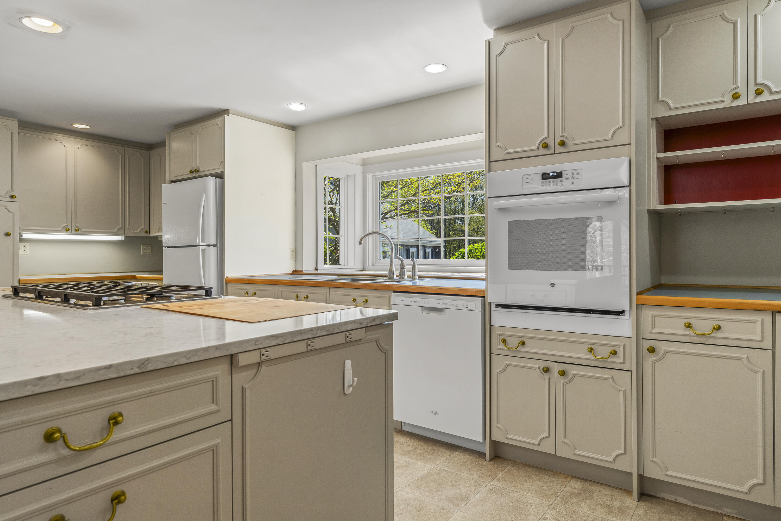 31 Woodward Farm Road Bristol ME 04539
