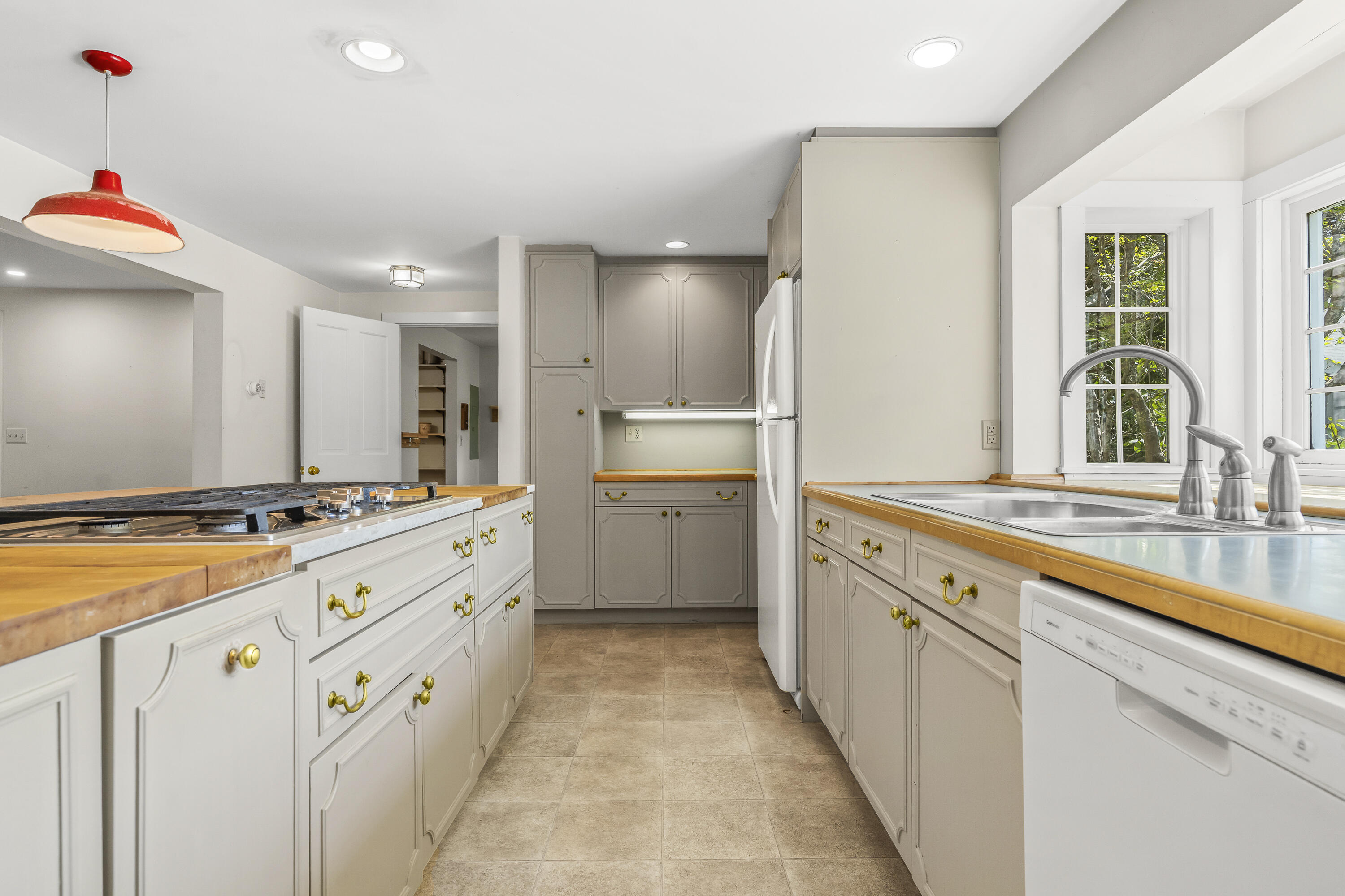 31 Woodward Farm Road Bristol ME 04539