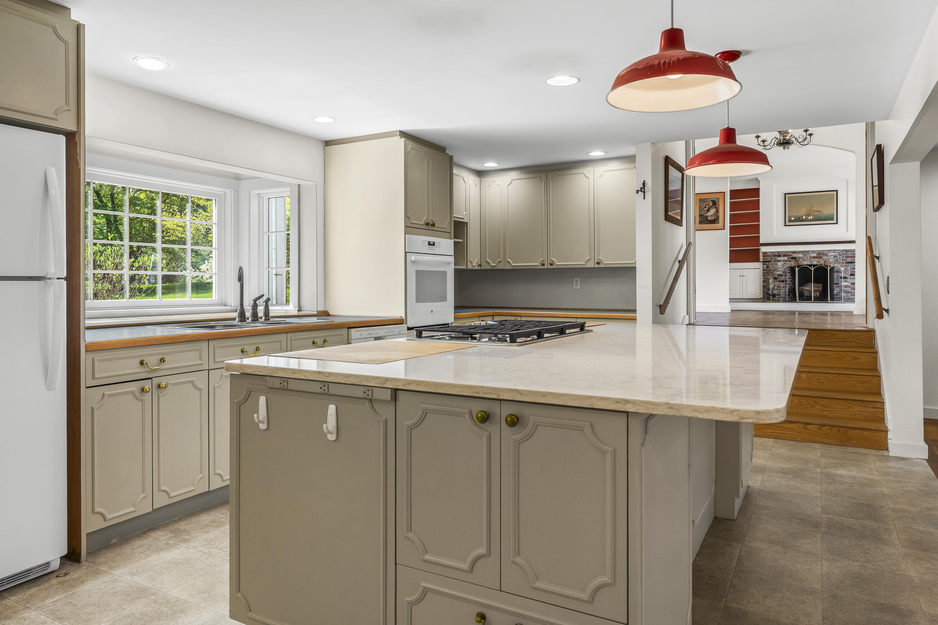 31 Woodward Farm Road Bristol ME 04539