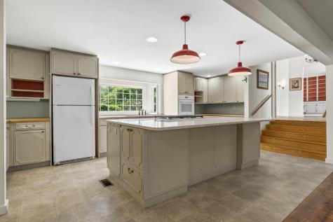 31 Woodward Farm Road Bristol ME 04539