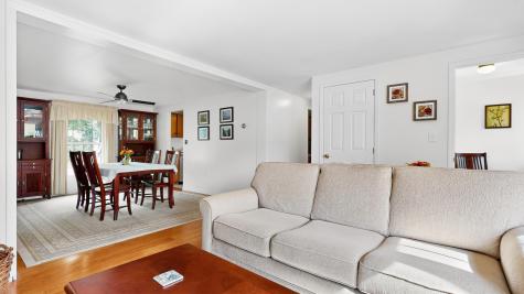 24 Oakland Road Falmouth ME 04105