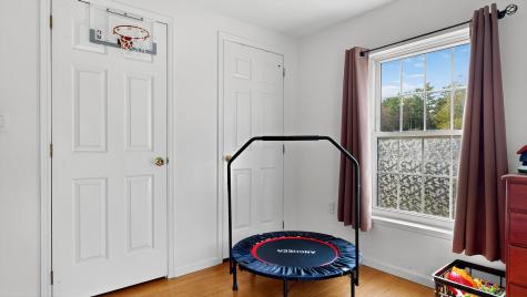 24 Oakland Road Falmouth ME 04105