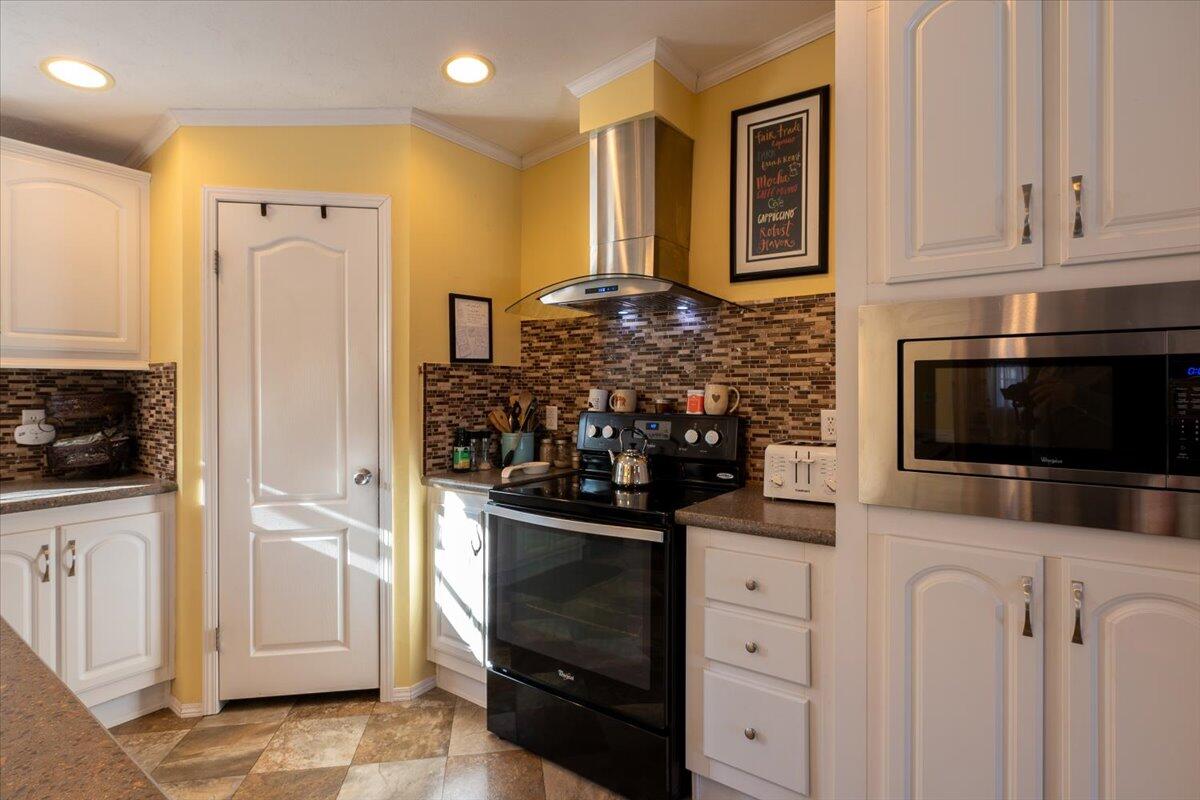 632 Cushing Road Friendship ME 04547