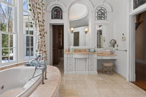 3 Canter Lane Cape Elizabeth ME 04107