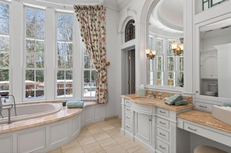 3 Canter Lane Cape Elizabeth ME 04107