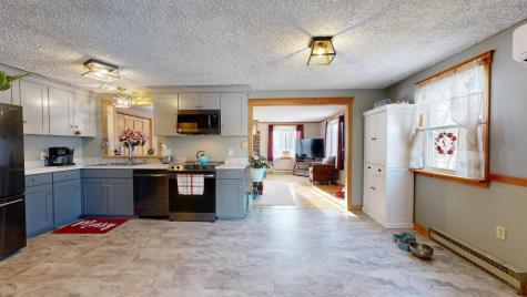 11 Highland Heights Winthrop ME 04364