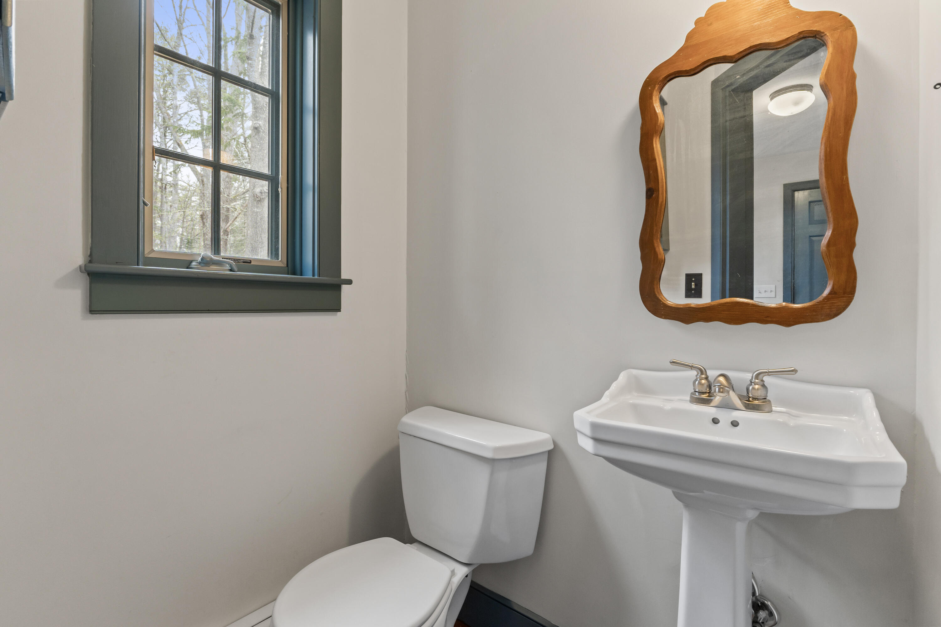 35 Cushman Road Nobleboro ME 04555