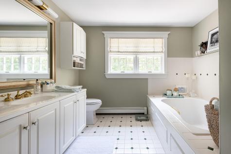 8 Old Seabury Road York ME 03909