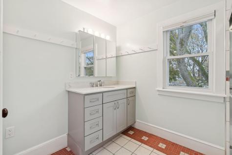 77 Pine Street South Portland ME 04106