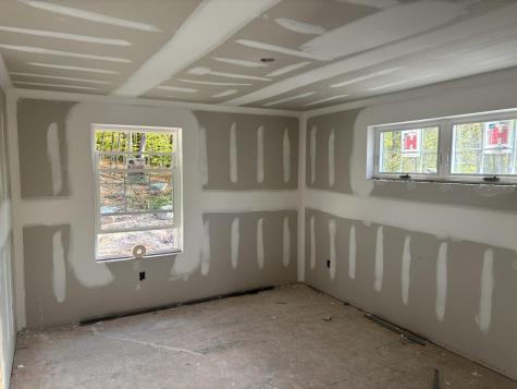 6 Justrite Way Poland ME 04274