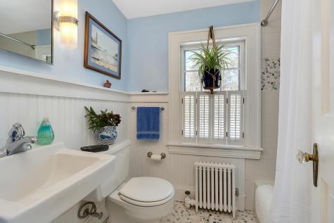17 Johnson Road Falmouth ME 04105