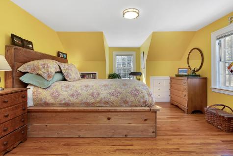 17 Johnson Road Falmouth ME 04105