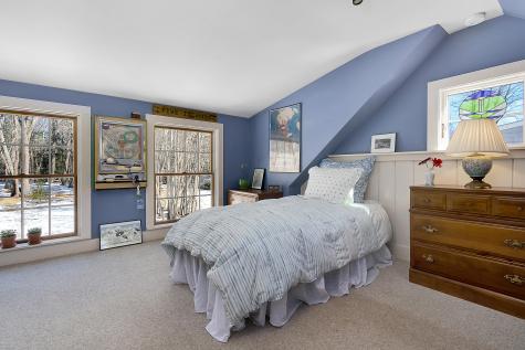 17 Johnson Road Falmouth ME 04105
