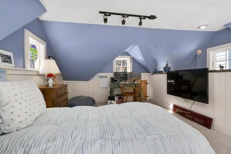 17 Johnson Road Falmouth ME 04105