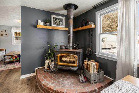 10 Daniel Street Gorham ME 04038