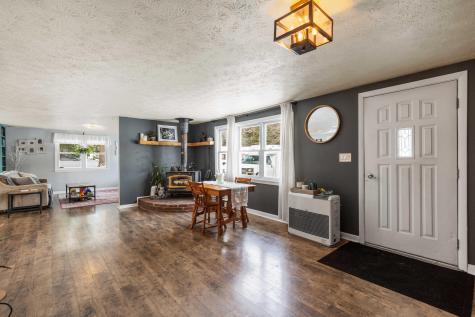 10 Daniel Street Gorham ME 04038