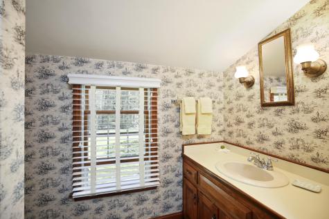 8 Woodhaven Drive Kennebunk ME 04043