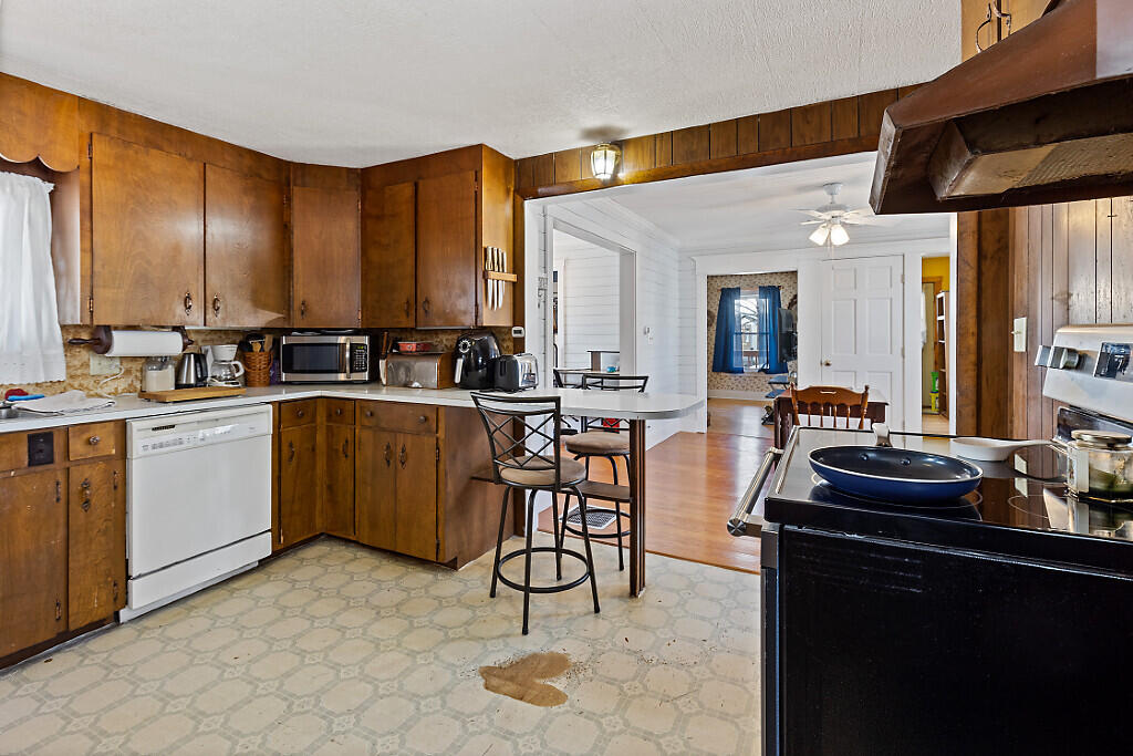 21 Bloomfield Street Skowhegan ME 04976