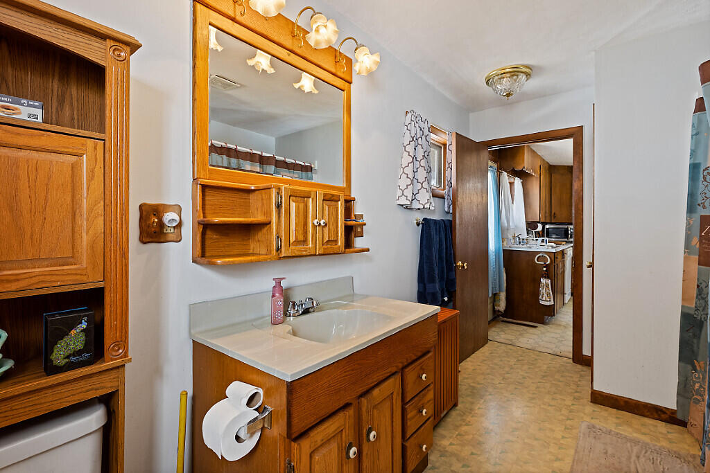 21 Bloomfield Street Skowhegan ME 04976