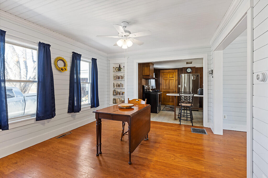 21 Bloomfield Street Skowhegan ME 04976