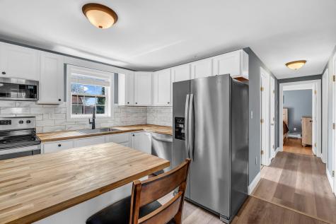 8 Meadow Way Rockland ME 04841