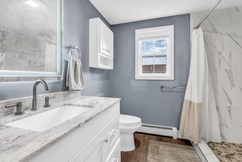8 Meadow Way Rockland ME 04841