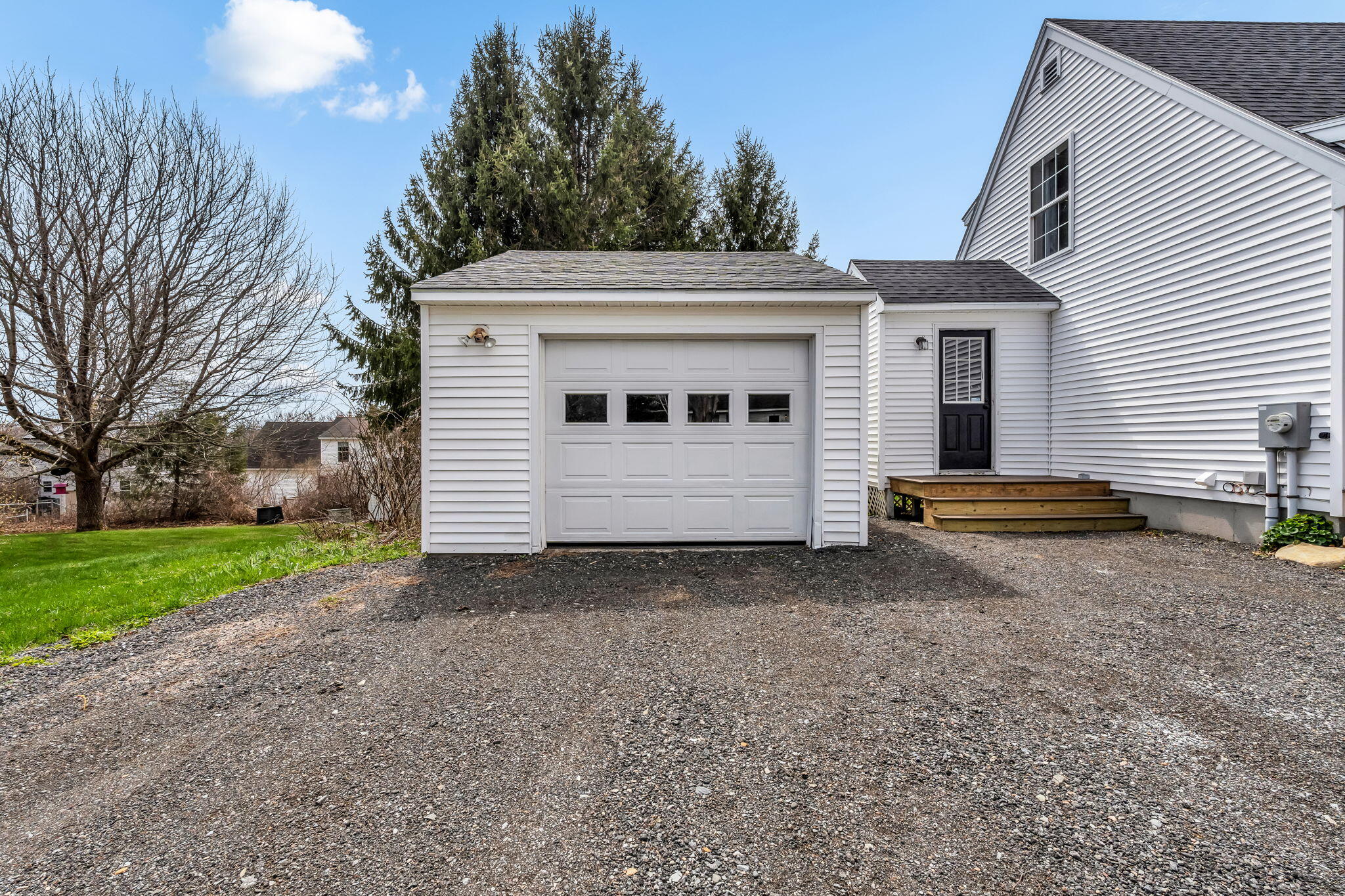 8 Meadow Way Rockland ME 04841