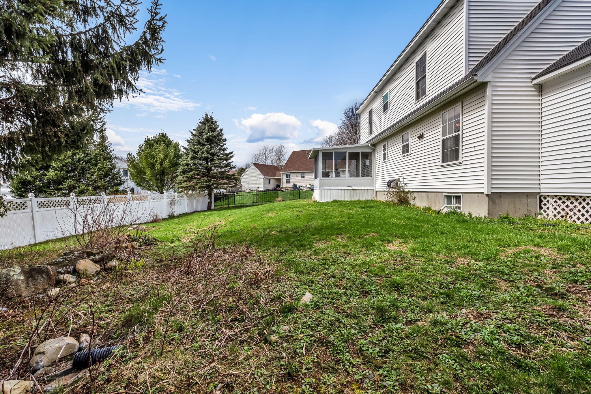 8 Meadow Way Rockland ME 04841