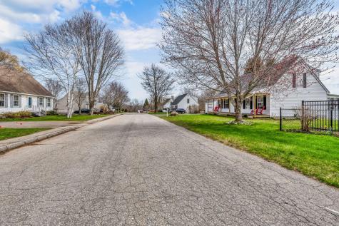 8 Meadow Way Rockland ME 04841