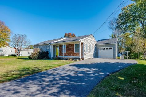 10 Crescent View Avenue Cape Elizabeth ME 04107