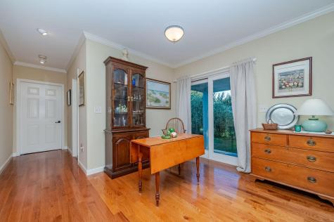 10 Crescent View Avenue Cape Elizabeth ME 04107