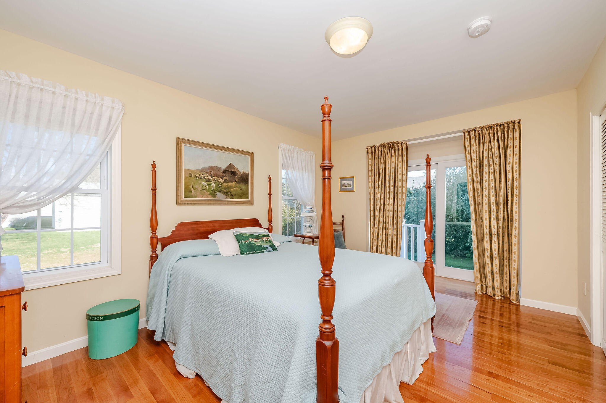 10 Crescent View Avenue Cape Elizabeth ME 04107