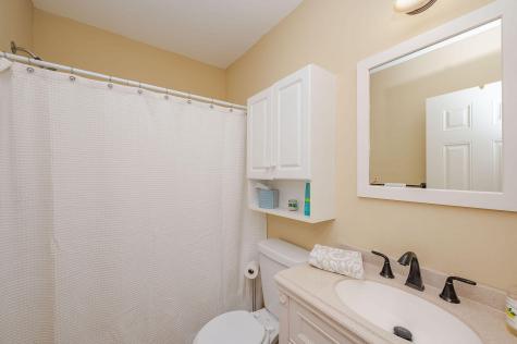 10 Crescent View Avenue Cape Elizabeth ME 04107