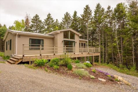 144 Woody Lane Cushing ME 04563