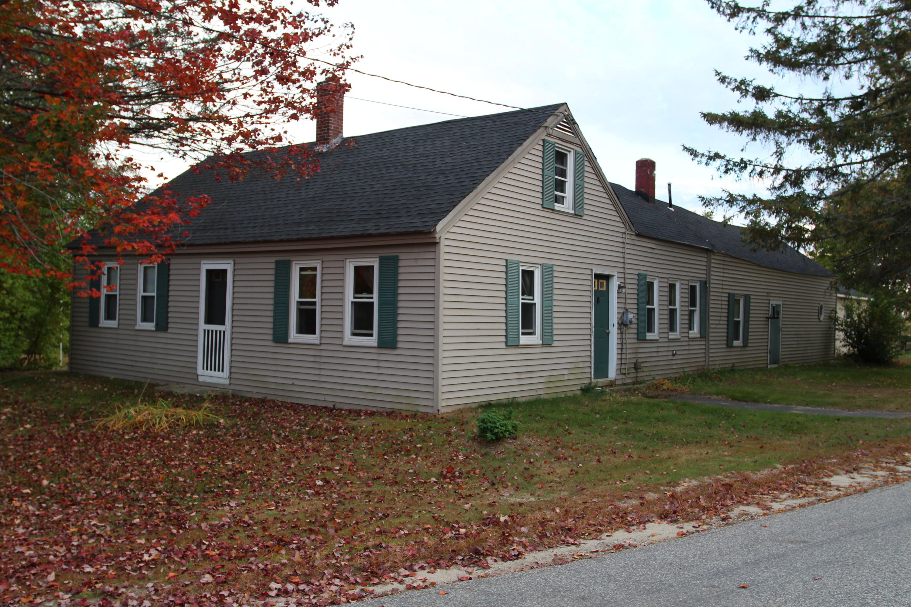 8 E Oxford Road Minot ME 04258