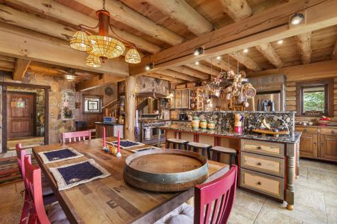 11 Neal Lane Monmouth ME 04259