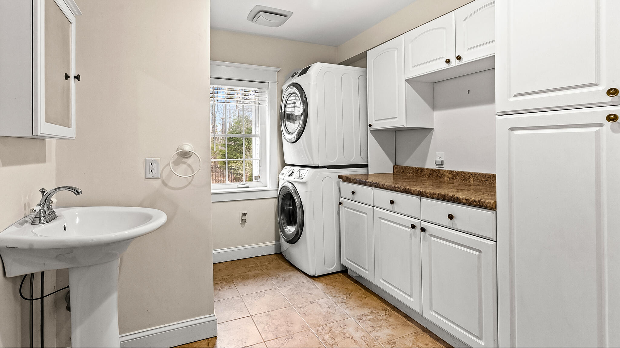 39 Eaton Ridge Drive Holden ME 04429