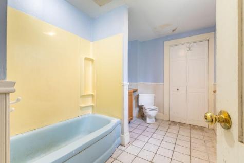 14 Chapel Street Ellsworth ME 04605