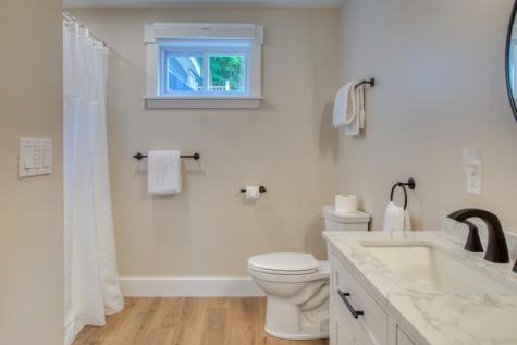 66 Townsend Avenue & 43 Oak Street Boothbay Harbor ME 04538