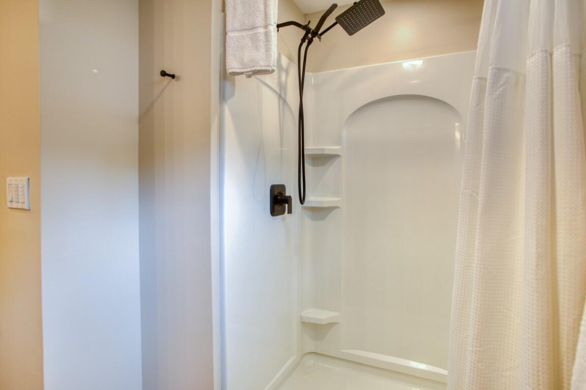 66 Townsend Avenue & 43 Oak Street Boothbay Harbor ME 04538