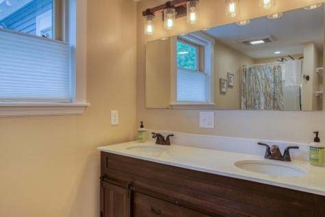 66 Townsend Avenue & 43 Oak Street Boothbay Harbor ME 04538