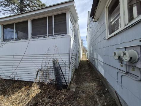 27 Royal Street Winthrop ME 04364